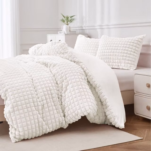 Ezysleep Luxury Faux Fur Box Duvet in Beige and White, 150 cm