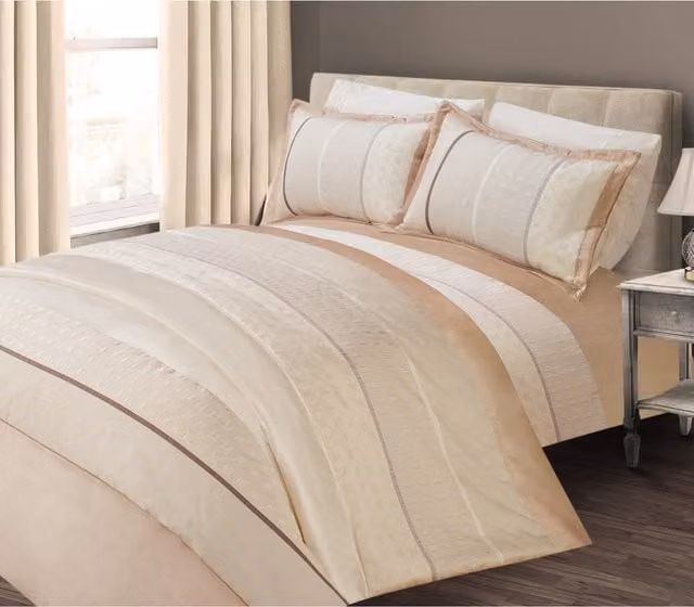 Sweet Dreams Jacquard Graphic Duvet Cover and Pillowcase Set in Beige and Yellow
