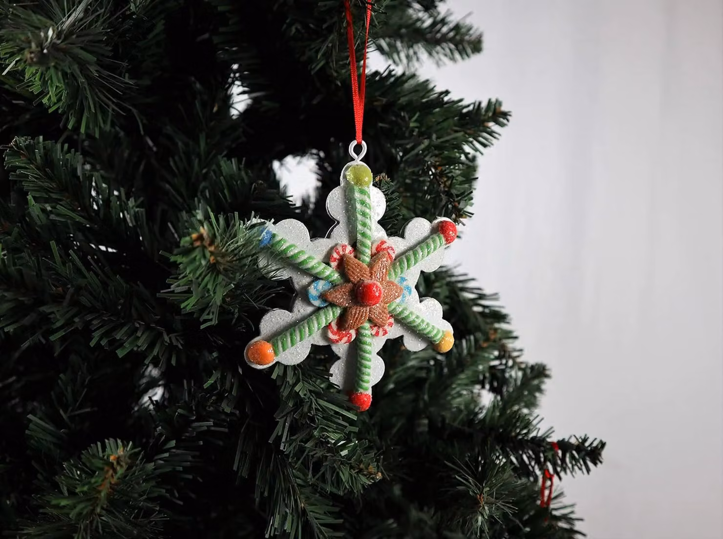 Shatchi Multicolour Ceramic Snowflake and Candy Lollypop Hanging Christmas Tree Ornaments, 2-Piece Set, W/D/H: 12 x 12 x 12 cm – 4