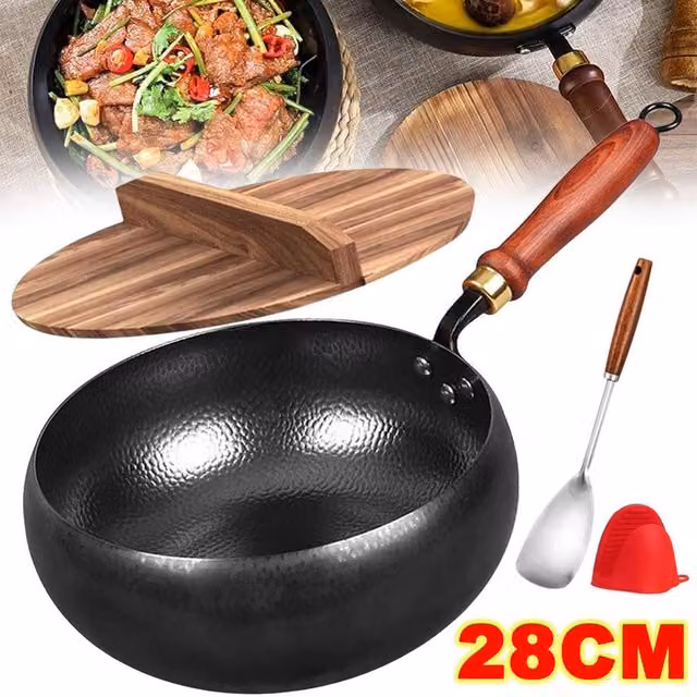 Ventryn Uncoated Cast Iron Wok with Wooden Lid Handle in Black