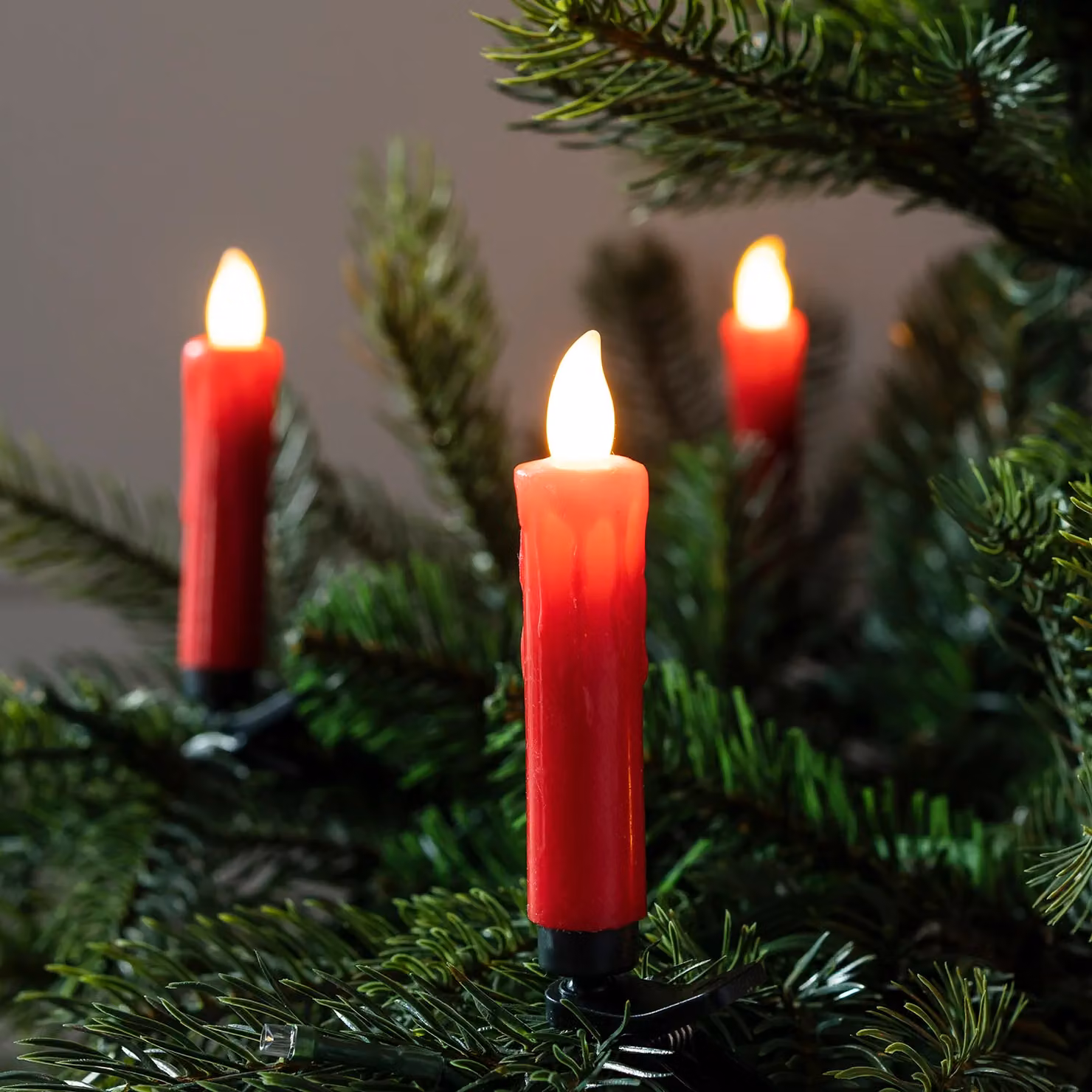 Lights4fun Pack of 20 Red Wax Battery Operated Remote Control LED Flameless Christmas Taper Candles with Tree Clips – 1