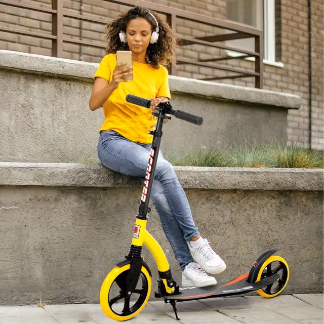 HOMCOM Foldable Teens Scooter with Adjustable Height and Brake, Yellow