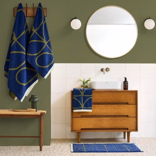 Orla Kiely Linear Stem Cotton Towel in Navy and Olive Green