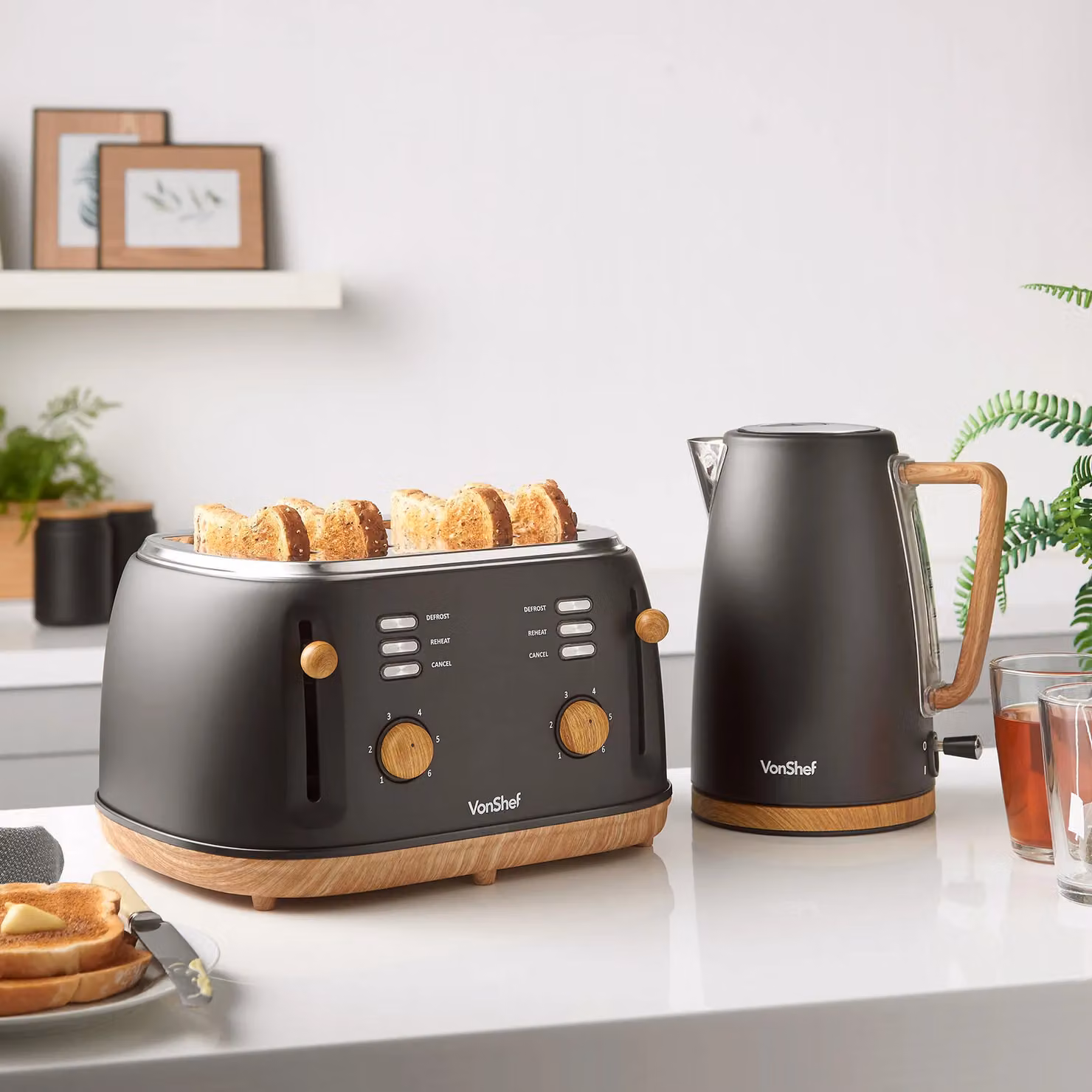 VonShef Fika Black Rapid Boil 1.7L Kettle and 4 Slice Wide Slot Toaster Set – 2