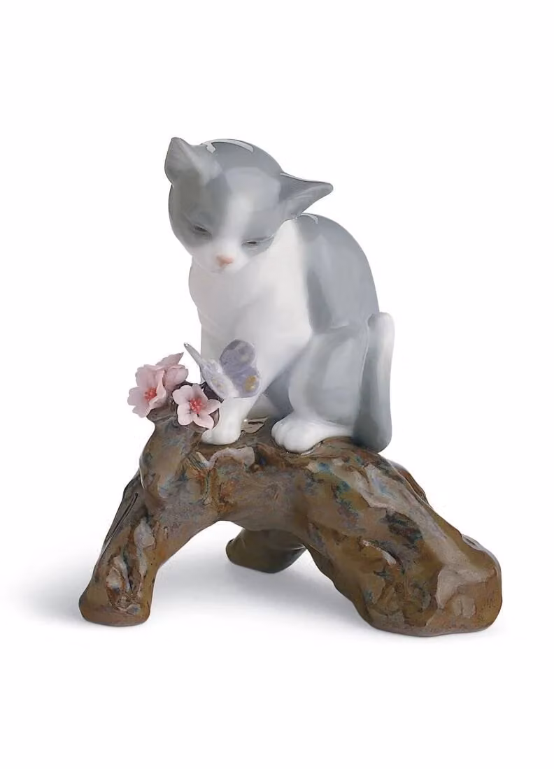 Lladró Blossoms for The Kitten Cat Porcelain Figurine in White