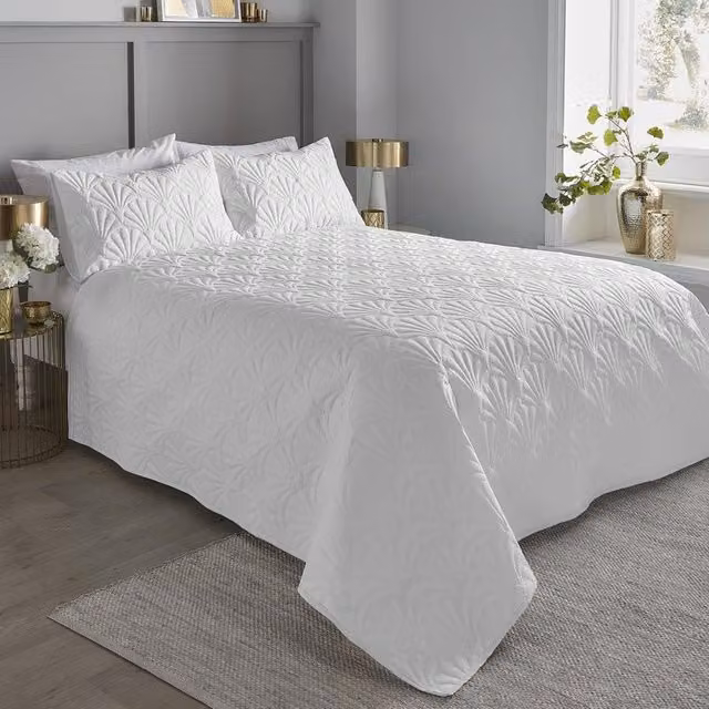 Serene Cavali Quilted Microfibre Polyester Bedspread in White, W: 200 cm, D: 230 cm