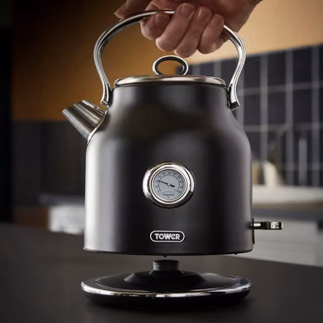 Tower Renaissance 1.7 l 3kW Stainless Steel Kettle - Black