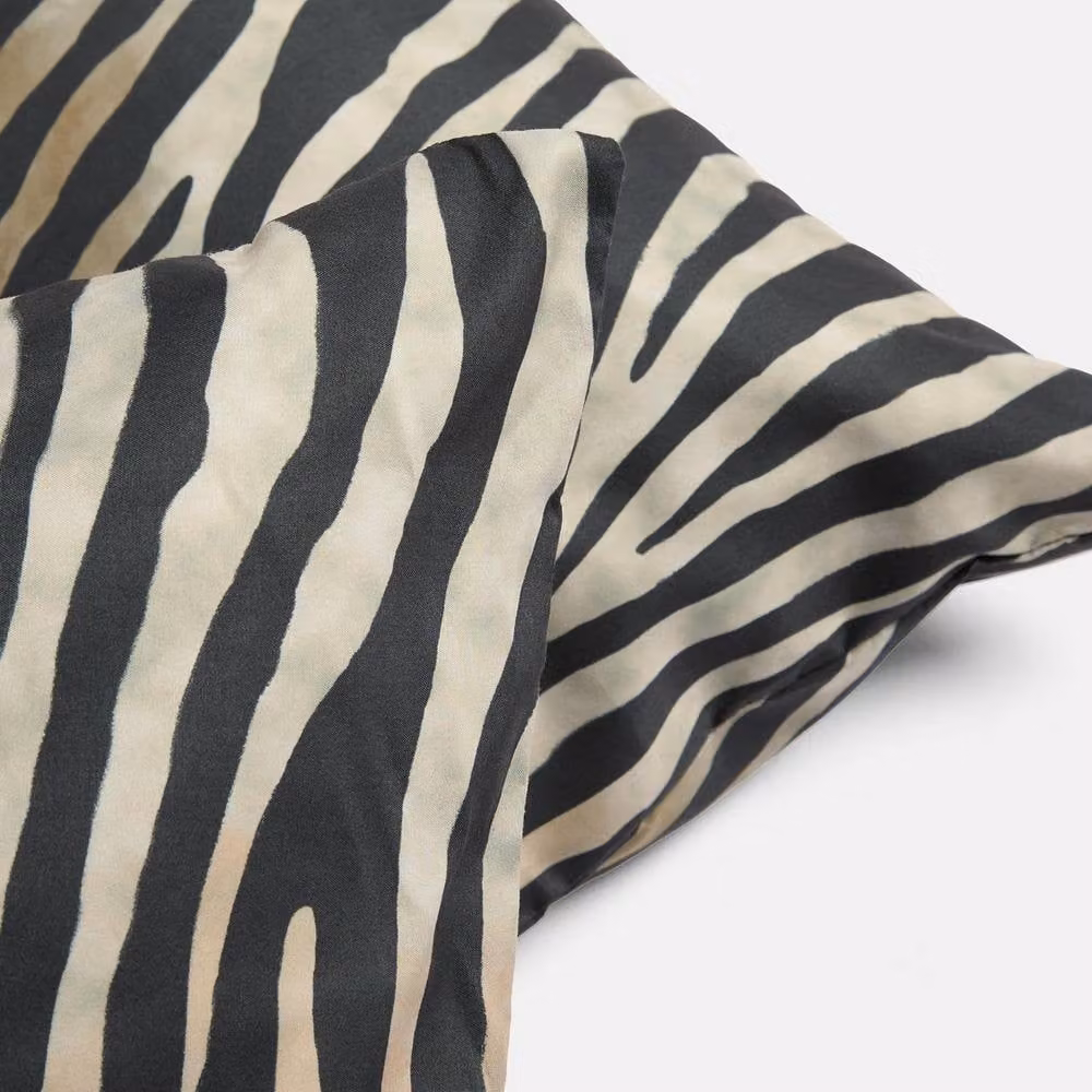 OHS Set of 2 Zebra Print Outdoor Cushion Covers, Black and White, W/D/H: 45 x 45 x 45 cm – 4