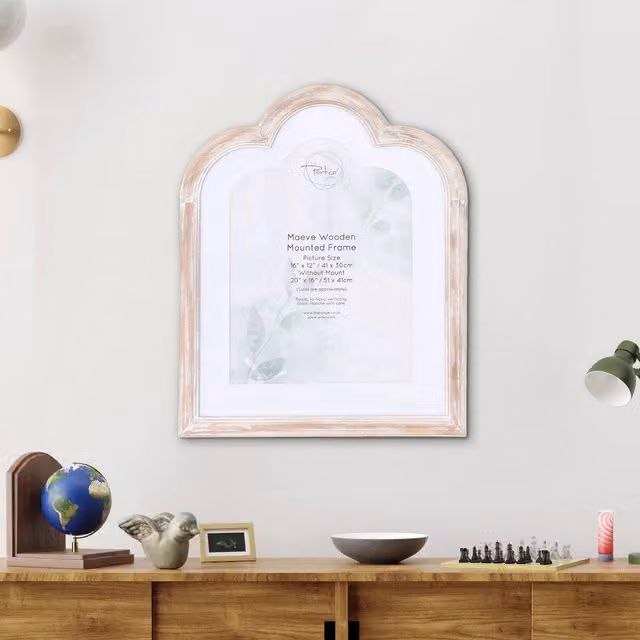The Port. Co Gallery Maeve Single Rectangular Wooden Wall Frame in Brown and White, W/H: 30.48 x 40.64 cm