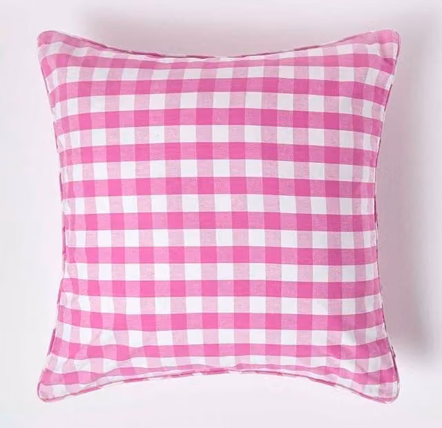 Homescapes Pink and White Gingham Cotton Rectangular Cushion Cover, W: 30 cm, H: 50 cm – 1