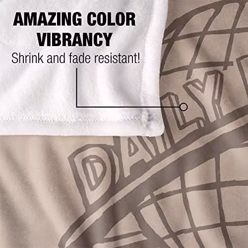 Warner Bros. Superman The Daily Planet Silky Touch Super Soft Fleece Throw Blanket, Multicolour, W: 91 cm, D: 147 cm – 2