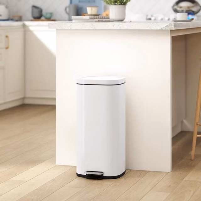 HOMCOM 30L Kitchen Pedal Bin with Lid and Removable Inner Bucket in Beige – 1