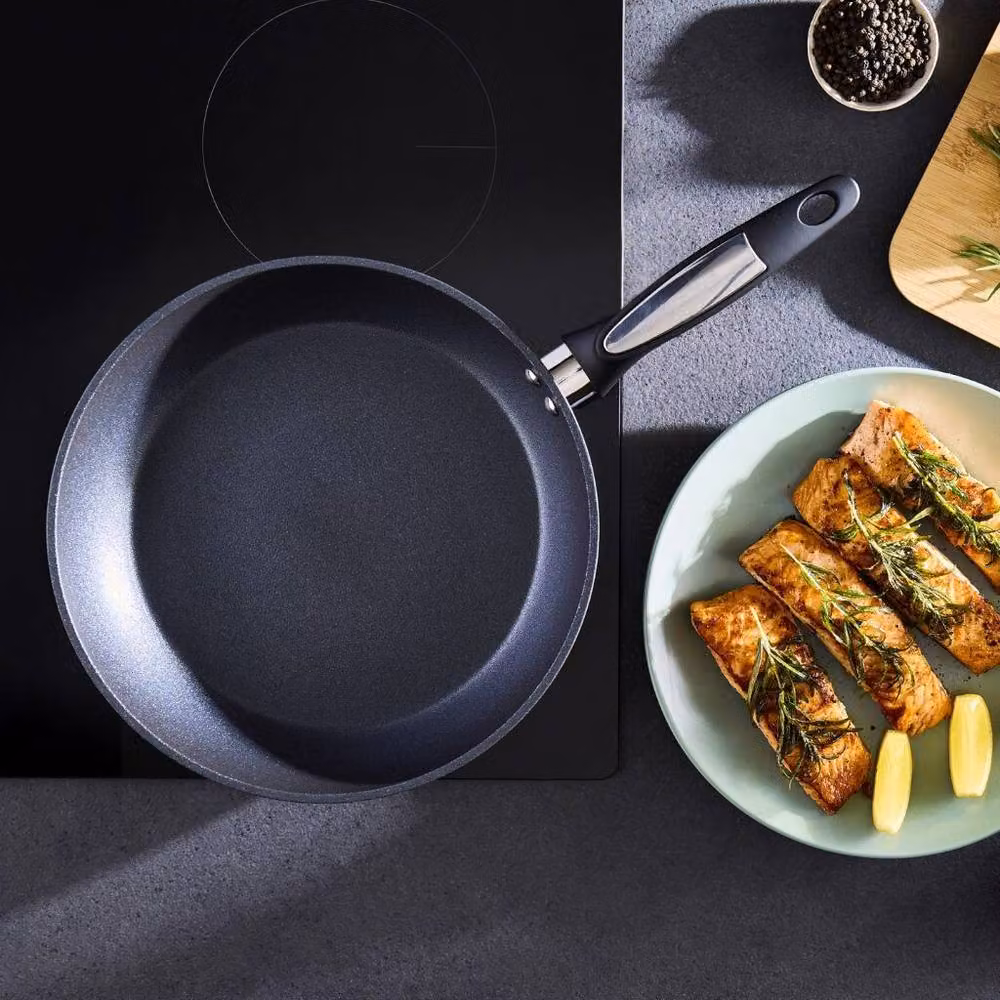 Morphy Richards Black Ceramic Forged Aluminium Frying Pan, Diameter: 24 cm – 7