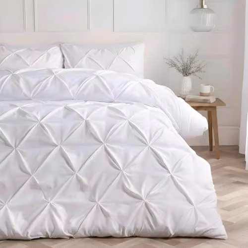 OHS White Microfibre Super King Duvet Cover and Pillowcase Set with Diamond Pintuck Detail, W/D/H: 220 x 220 x 260 cm