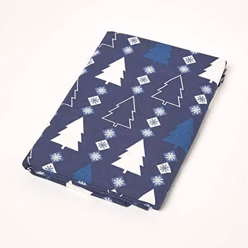 Homescapes Rectangular Cotton Christmas Tablecloth in Blue, White and Silver, W: 137 cm, L: 229 cm – 5