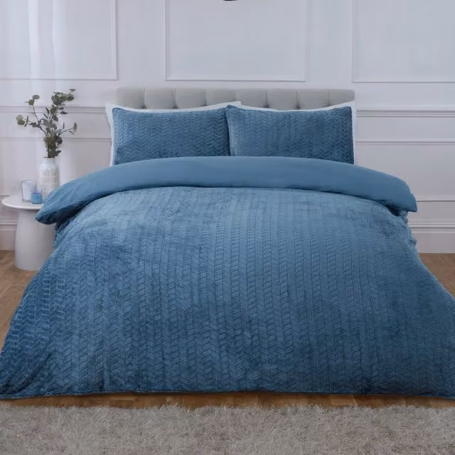 Rapport Home Reversible Chevron Faux Teddy Polyester Fleece Duvet Cover and Pillowcase Set in Blue, Grey and Silver, Pillowcase: 50 x 75 cm