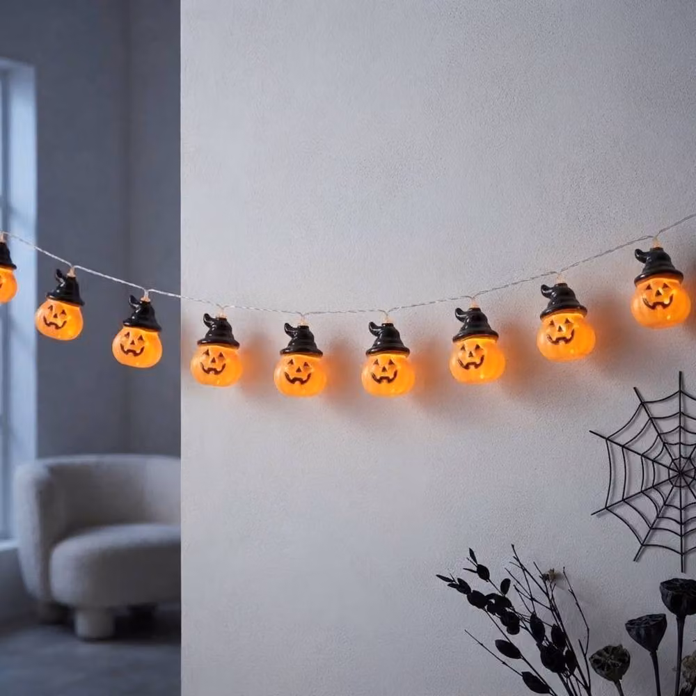 Garden Greatness Spooky Jack-O'-Lantern LED String Lights in Orange and Multicolour – 2