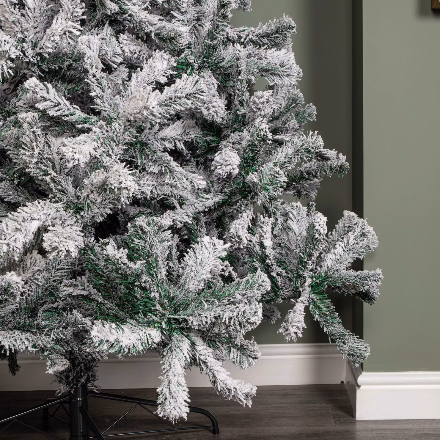 Samuel Alexander 8ft (2.4m) Snow Flocked Artificial Christmas Tree with Green Metal Stand and 1017 Tips – 2