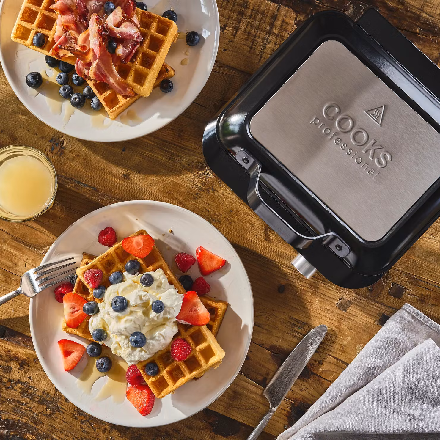 Cooks Professional Digital Double Belgian Waffle Maker with Non-Stick Plates and Silicone Spatula, 1500W, Black and Silver – 2