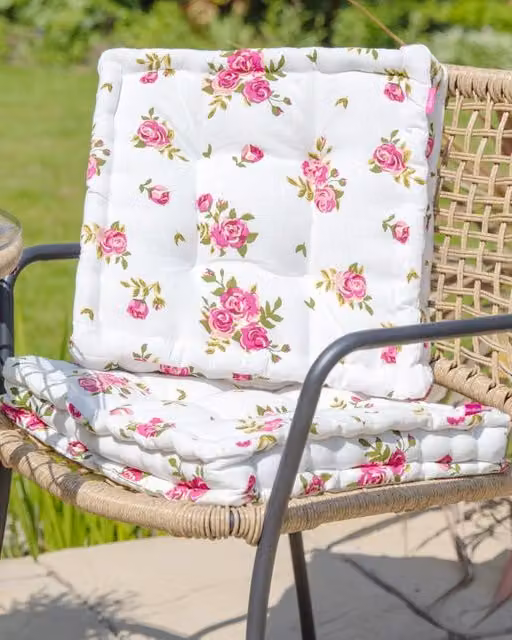 Dibor Set of 4 Vintage Pink and White Floral Print Indoor Outdoor Chair Seat Pads, W: 40 cm, D: 40 cm, H: 40 cm