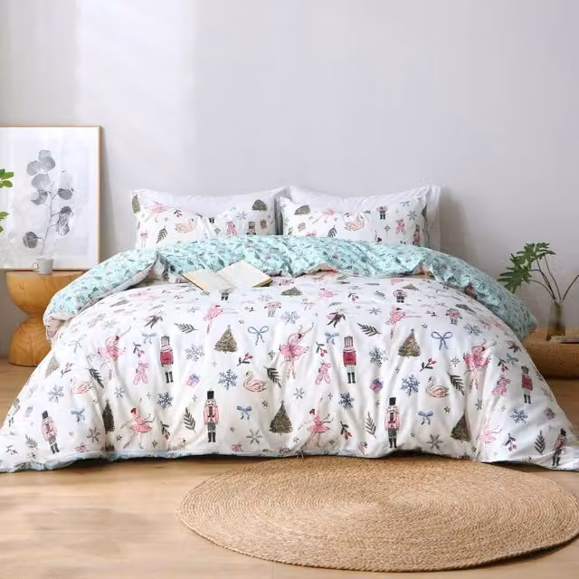 Grace Bedding Christmas Reversible Brushed Microfibre Duvet Cover and Pillowcase Set in Light Green, W/D/H: 200 x 220 cm