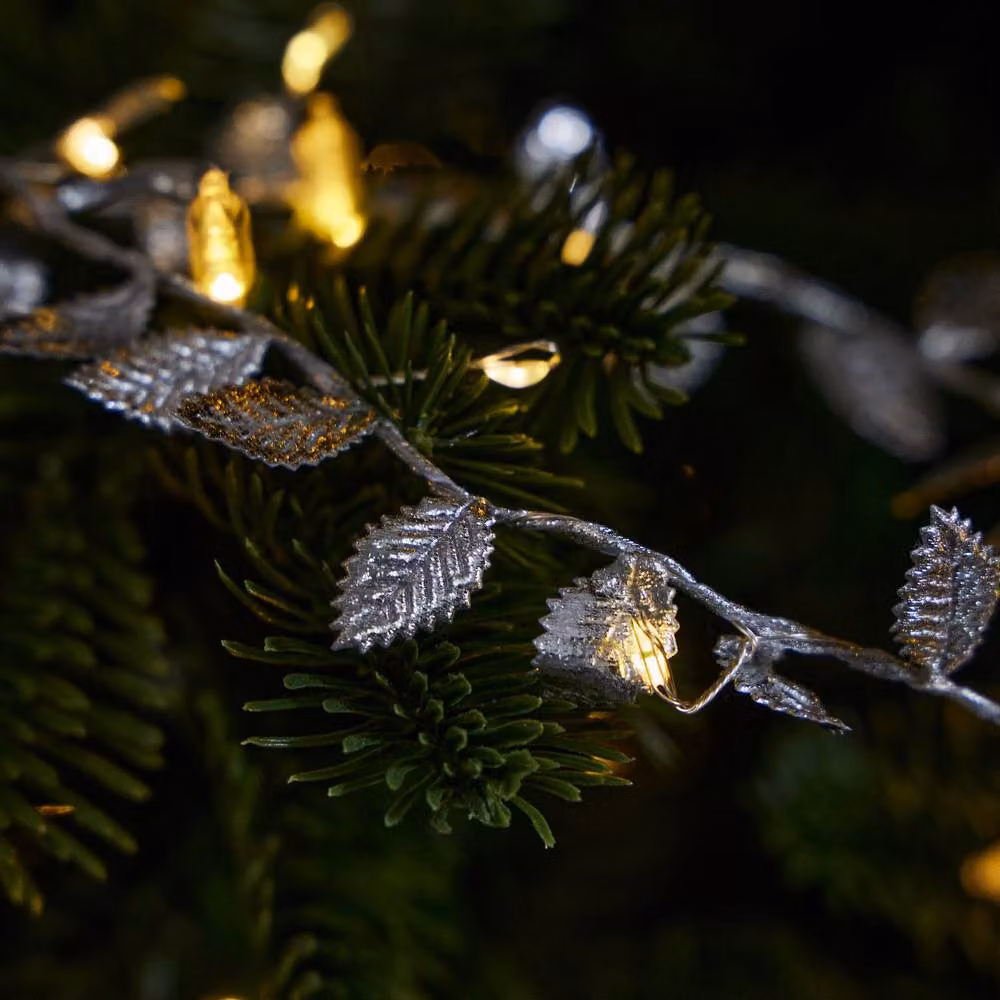 Dibor Silver Leaves Pre-Lit Christmas Table Garland, 2m – 4