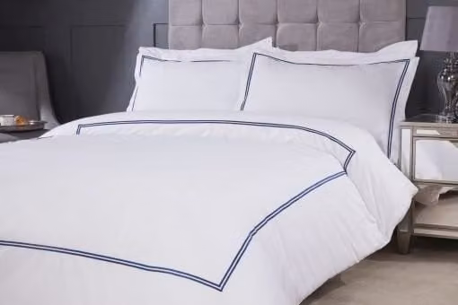 New Edge Blinds Carlton Embroidered Duvet Set in Blue and White, W/D/H: 140 x 200 cm – 1