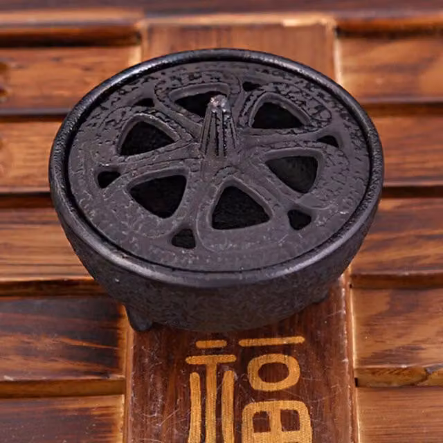 FLAVORA Cast Iron Wax Melt Fragrance Burner in Black