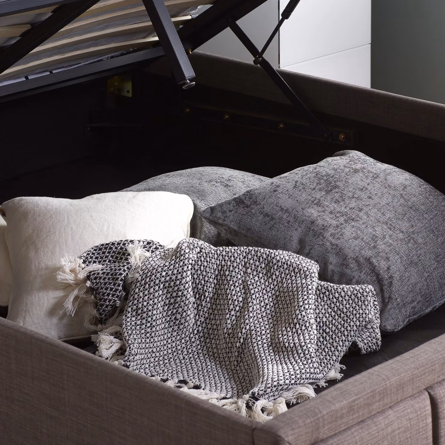 Birlea Hannover King Size Fabric Ottoman Bed Frame with Gas Lift Storage in Grey – 2