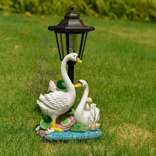 Quipulse Solar Vintage Swan Family Street Lamp in White