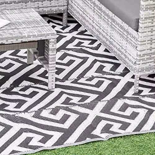 Outsunny Reversible Geometric Outdoor Rug in Black and White, W: 182 cm x L: 274 cm – 6