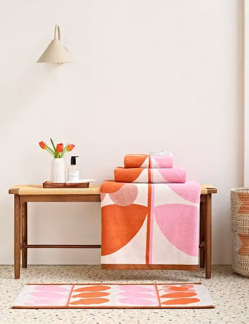 Orla Kiely Stem Bloom Duo Fluffy Pure Cotton Floral Towel in Pink Mix