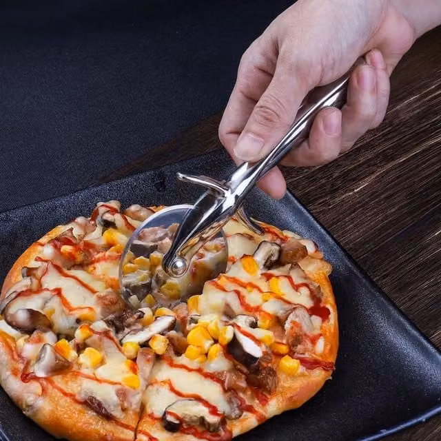 Orsina 12-Piece Shiny Gadget Round Pizza Cutter Set in Black and Silver with Cast Aluminium and Metal Construction – 1