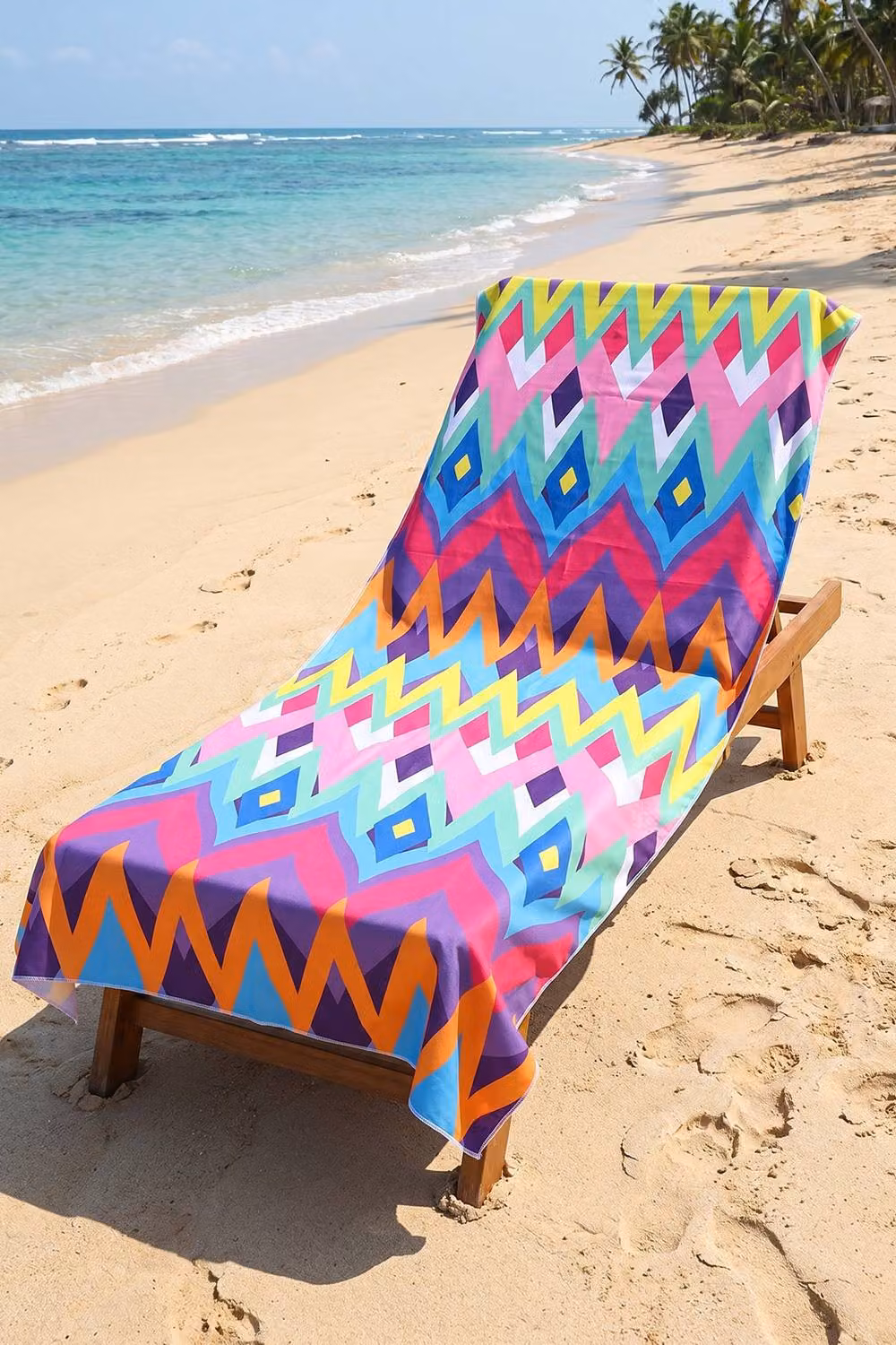 Living and Home Large Quick-Drying Microfibre Beach Towel in Multicolour Boho Graphic Design – 3