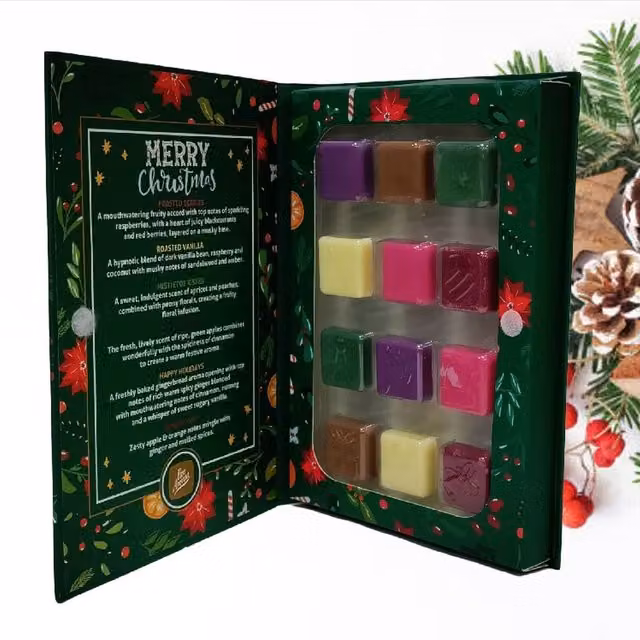 Pan Aroma Christmas Wax Melt Advent Calendar with 12 Days of Spice, Berry and Vanilla Wax Melts in Green and Multicolour