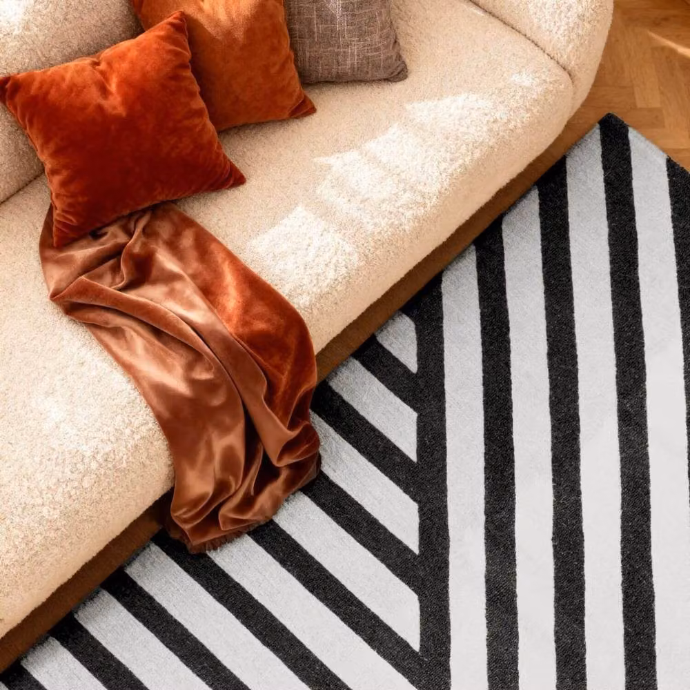 Ted Baker Noir Geometric Wool Handwoven Rug in Black and White, W: 200 cm, D: 290 cm – 2