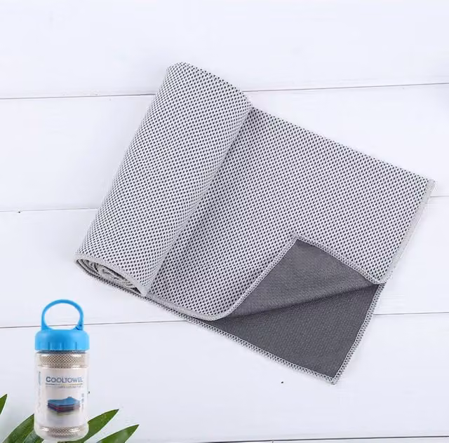 Quipulse Two-Tone Cooling Towel in Grey