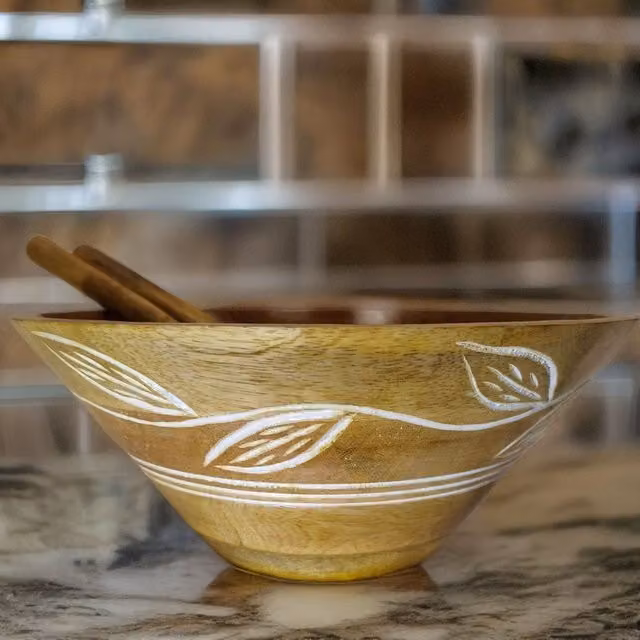Hartsmede Hand Carved Wooden Serving Bowl with Spoons in Brown and Beige Leaf Design – 1