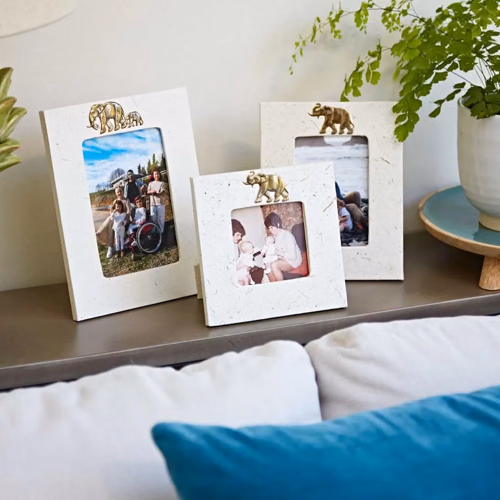 Paper High Elephant Dung Single Tabletop Photo Frame in Sand and White – 3