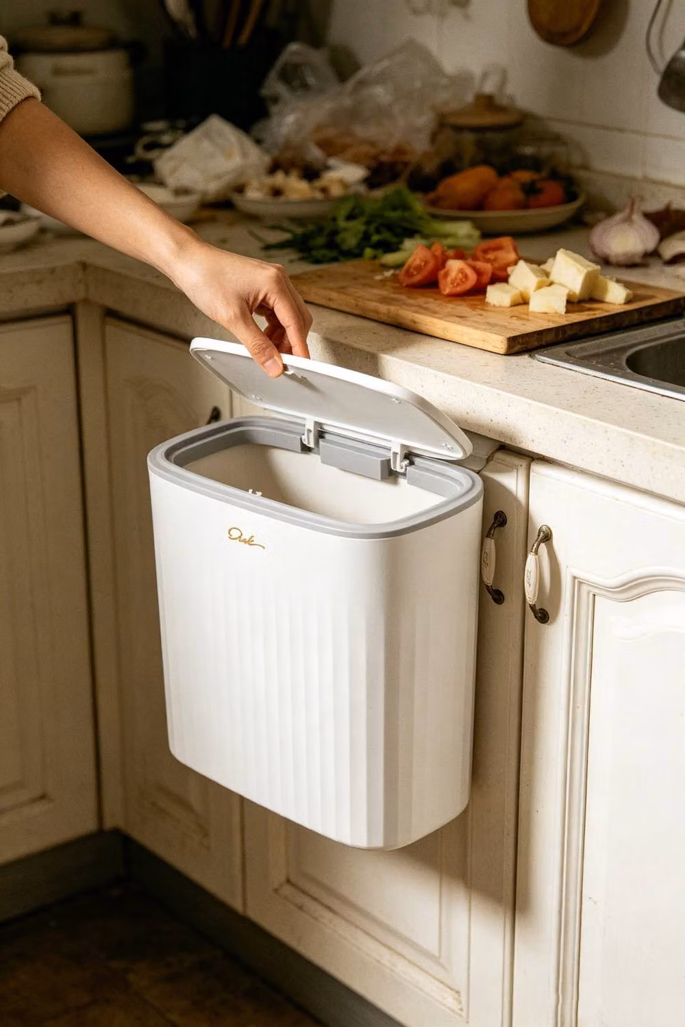 ExtraStar White Press-to-Open Wall Mounted Corner Hanging Rubbish Bin – 2