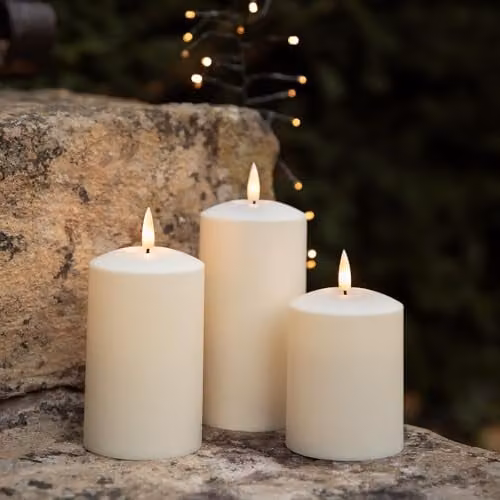 Lights4fun TruGlow Set of 3 Solar Powered Waterproof LED Pillar Candles with Warm White Flickering Flame Effect – 2