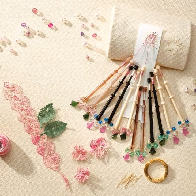 House of Crafts Lacemaking Craft Kit in Multicolour