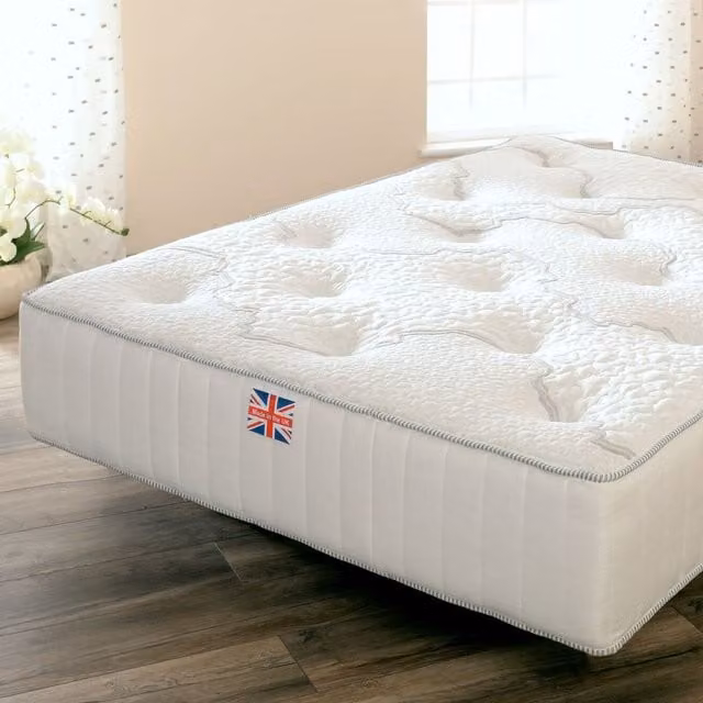 Comfy Living Hybrid Pocket Sprung Mattress in White or Silver, W: 140 cm, L: 200 cm