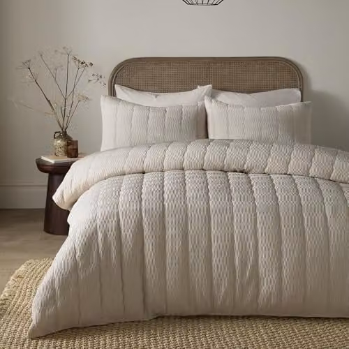 Serene Crinkle Wave Jacquard Duvet Cover Set in Beige, Single (Duvet Cover 140 x 200 cm and Pillowcase 90 x 200 cm)