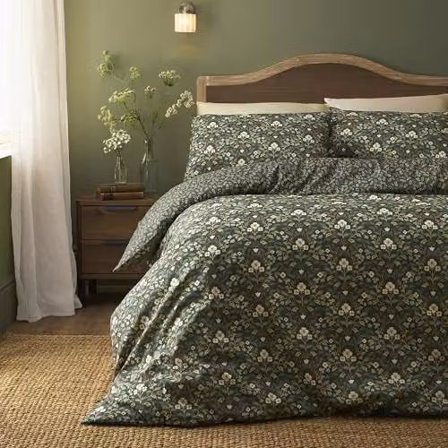 Dreams & Drapes Double Duvet Cover Set in Green with Heritage Floral Design, Polycotton Bedding, Includes 1 Duvet Cover (W: 200 cm, D: 200 cm) and 2 Pillowcases (W: 50 cm, D: 75 cm)