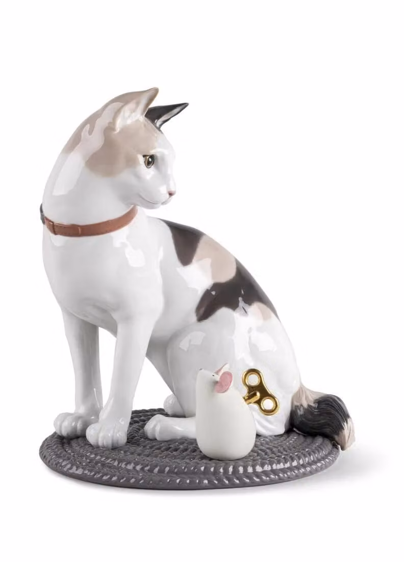 Lladró Cat and Mouse Game White Porcelain Tabletop Figurine