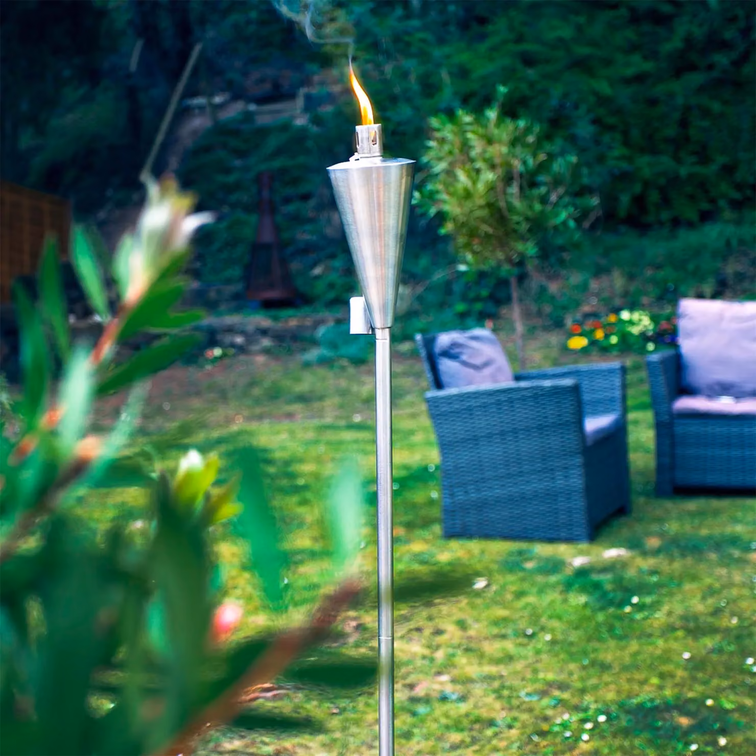 Harbour Housewares Metal Cone Garden Torches in Silver, Pack of 2, Height: 146 cm – 7