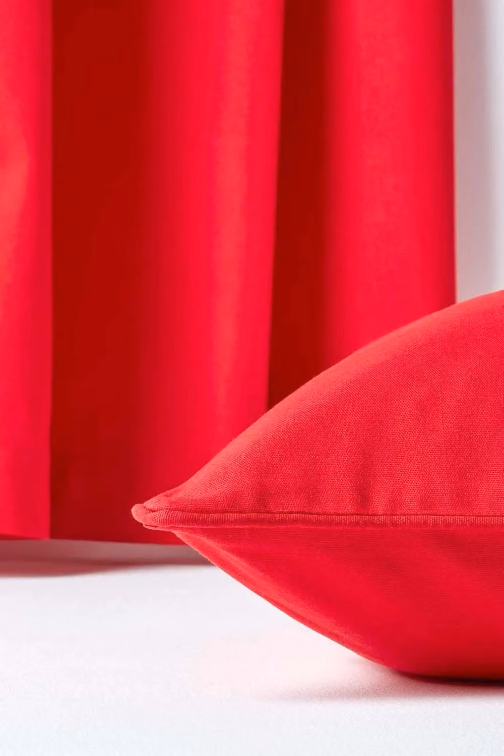 Homescapes Plain Red Cotton and Linen Square Cushion Cover, W/D/H: 45 x 45 x 45 cm – 4