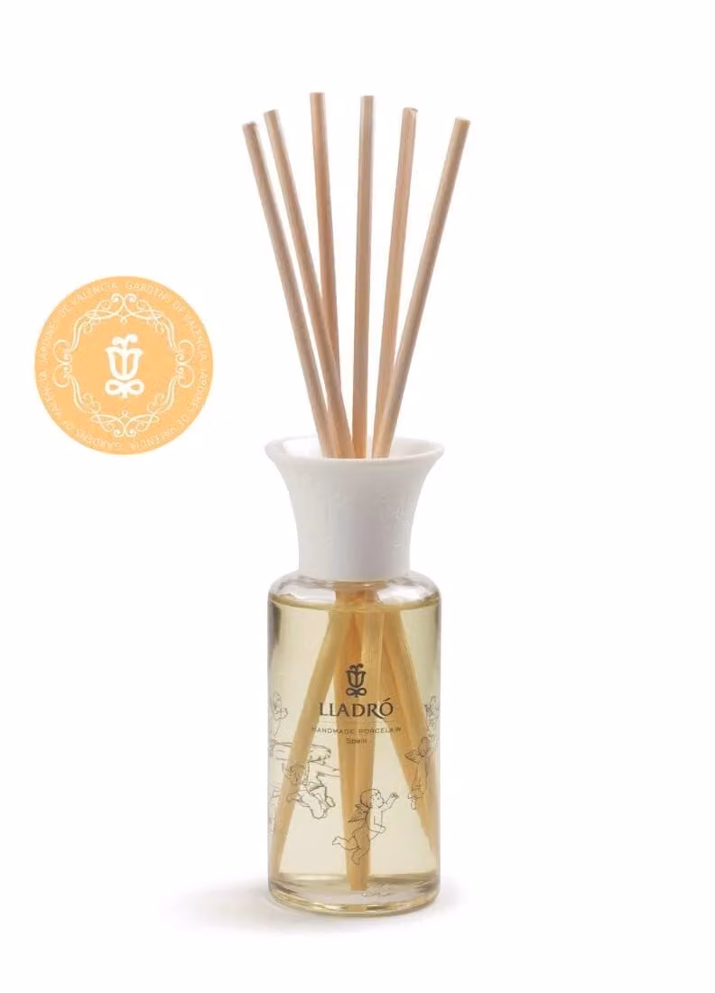 Lladró Gardens of Valencia Scented Electric Tabletop Aroma Diffuser in White Porcelain and Glass