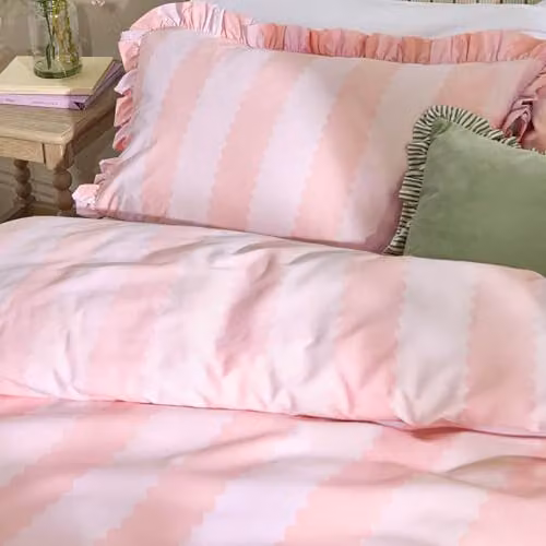 Riva Home Birdie Stripe Ruffle Duvet Cover Set in Pink and Red, 200 x 200 cm – 2